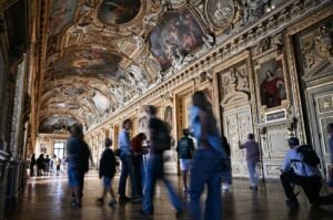 Le Louvre rouvre la Galerie d'Apollon après le vol historique des joyaux