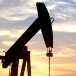 L’OPEP+ accélère le retour de sa production malgré la baisse du pétrole