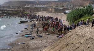 الهجرة غير النظامية, سبتة, إسبانيا, بيدرو سانشيز, وزارة الداخلية الإسبانية