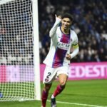 Futbolista del PSG celebra un gol en el estadio