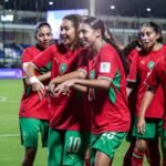 لاعبات المنتخب المغربي لأقل من 17 سنة يحتفلن بهدف في كأس العالم 2026
